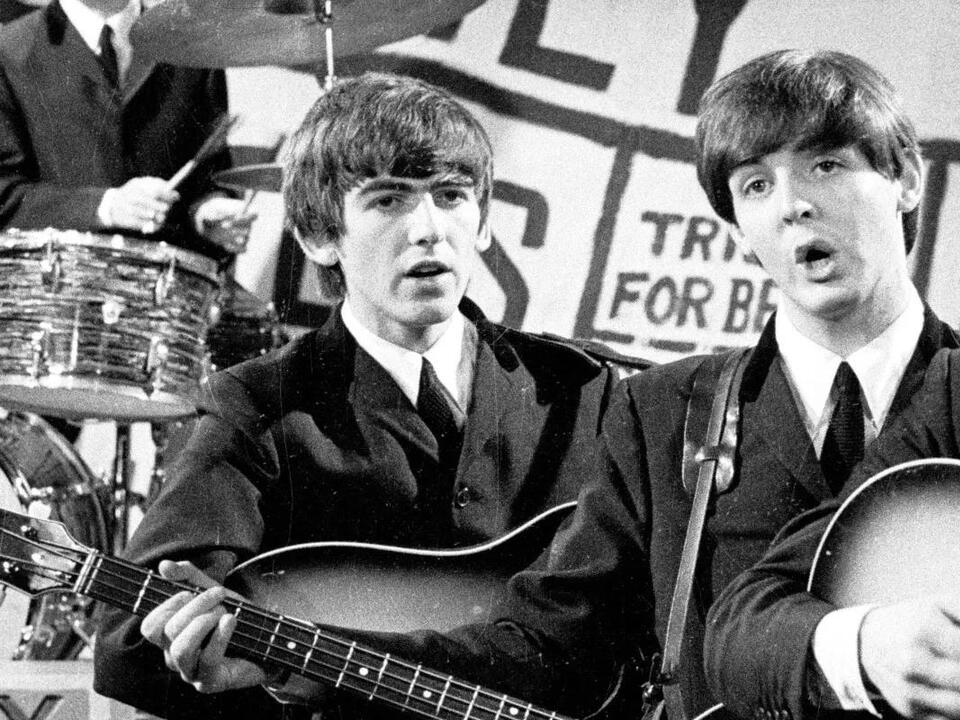 5 Fantastic Beatles Songs Featuring Acoustic Guitar