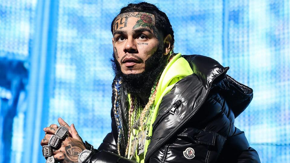 6ix9ine's Personal Items Sell for Over $500,000 in IRS Auction - NewsBreak