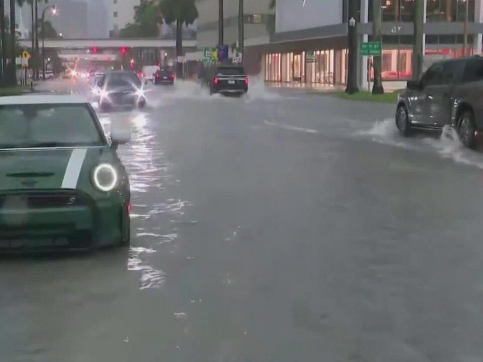 Sarasota clearing drains following record rainfall