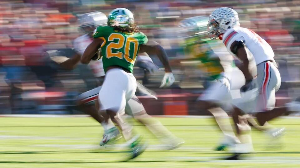 Oregon's Jordan James and Derrick Harmon declare for the 2025 NFL Draft