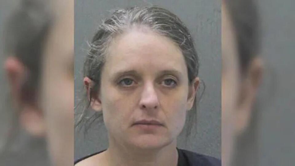 Violent nude woman arrested after ‘trying to be a mermaid’ in a ...