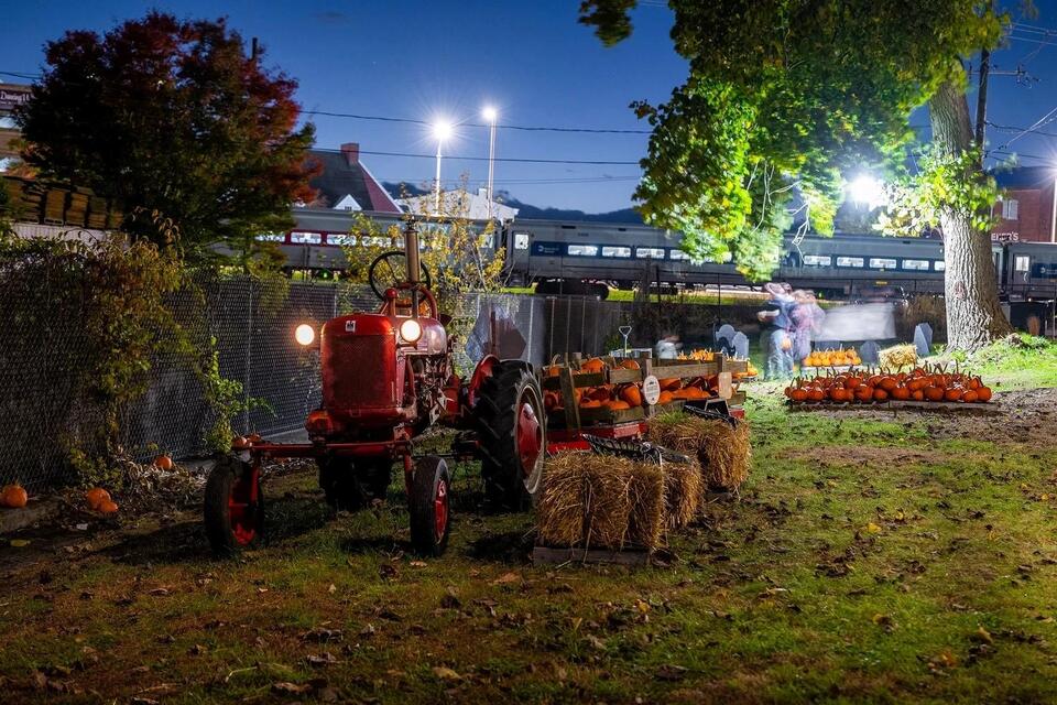 Pumpkins and Trains: Danbury’s Pumpkin Patch Ride Is Here - NewsBreak