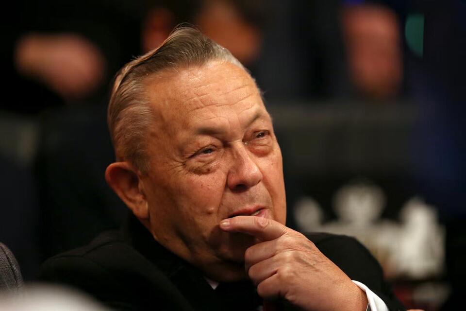 David Sullivan steps down as West Ham chairman as he fights ‘false allegations' about private life