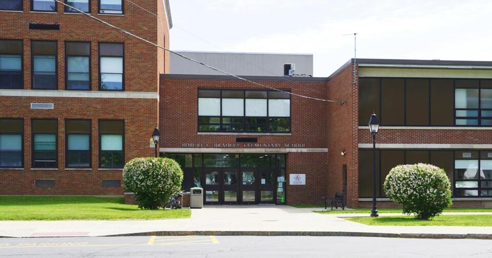 💰 New Hartford schools shrink $3.1M budget gap to $700K - NewsBreak