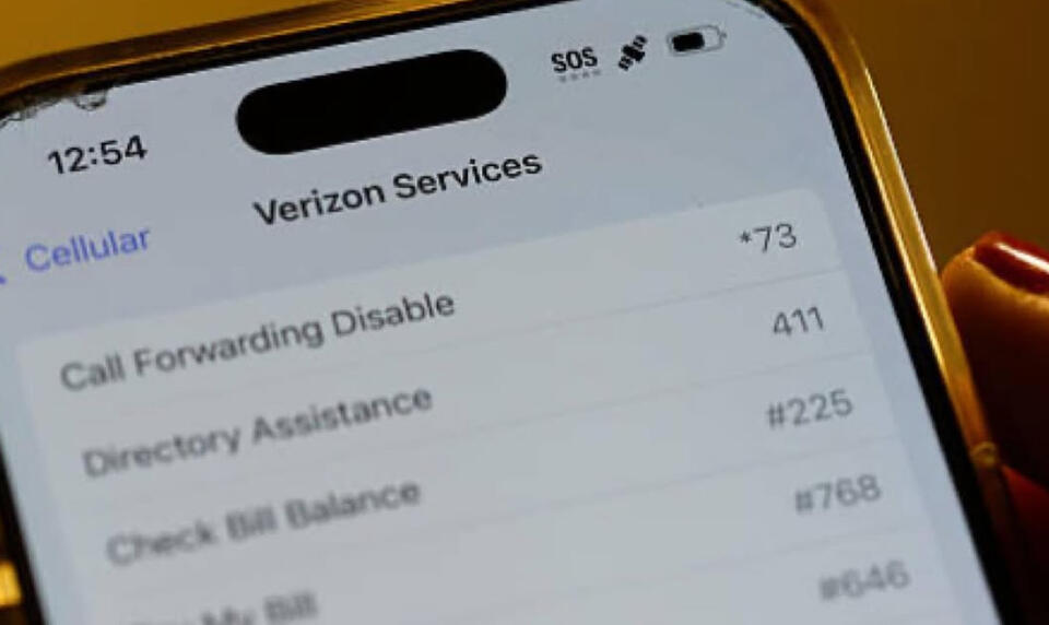 Verizon Customers Report Widespread Wireless Outage As Phones Show ‘SOS ...