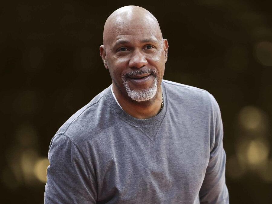 Mario Elie explains why the 1995 Rockets would beat Jordan's Bulls "We