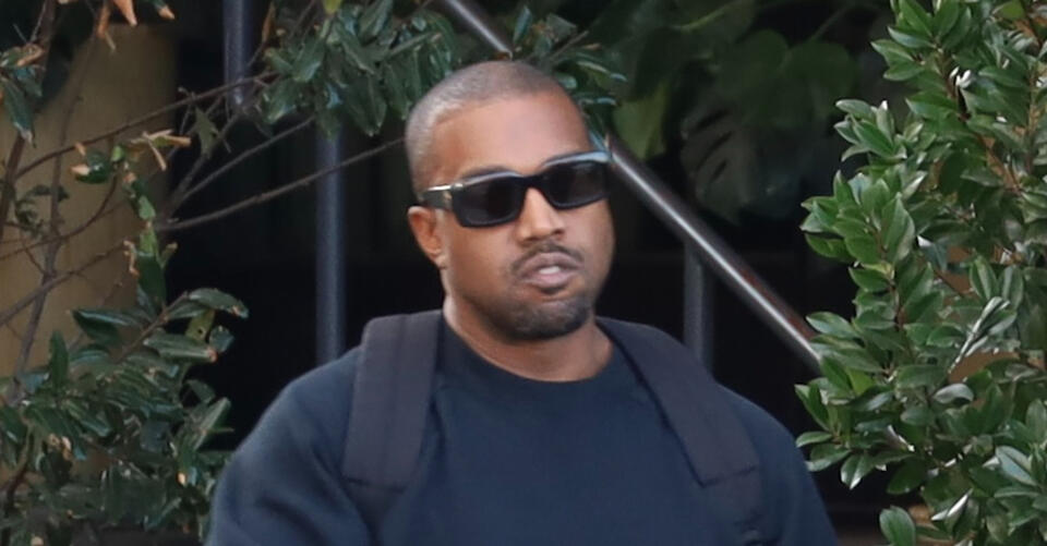 The Adidas Yeezy Boost 350 V2 CMPCT ‘Slate Red’ Gets a First Look – NewsBreak