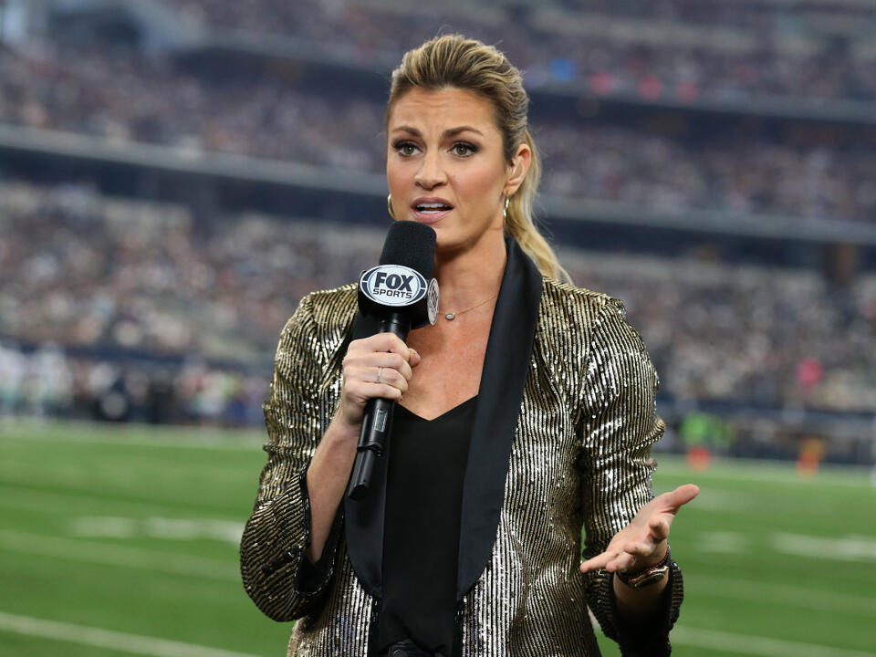 Fans Said the Same Thing About Erin Andrews' Outfit at BuccaneersEagles