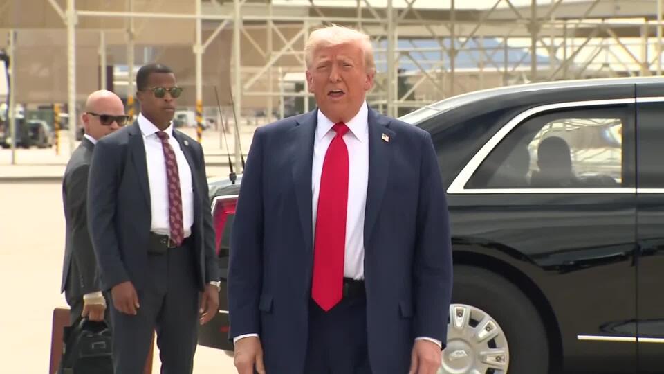 Trump ignites pressure campaign on Pam Bondi to target rivals - NewsBreak