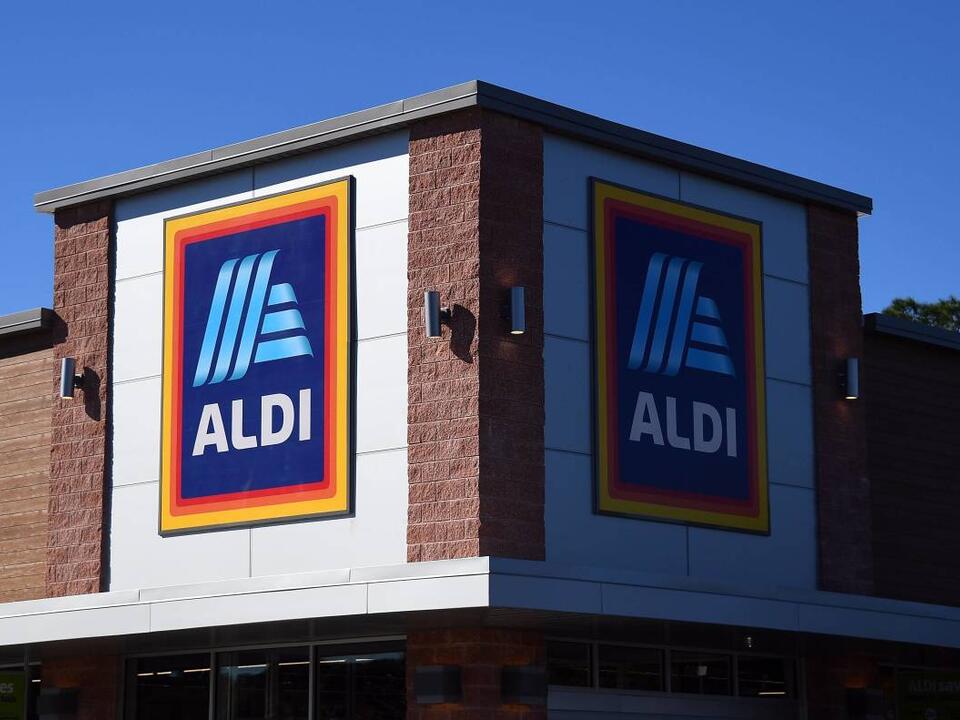 Aldi Is Selling a Acacia Wood Lazy Susan, and It's Similar to