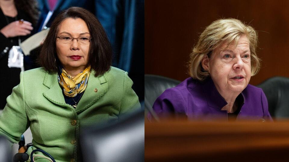 Image for 2 senators call on FAA to study impact of reduced flight attendant staffing