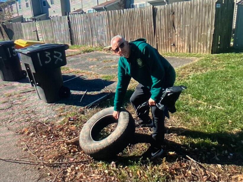 City of Dover pitches in to clean up Stoney Creek