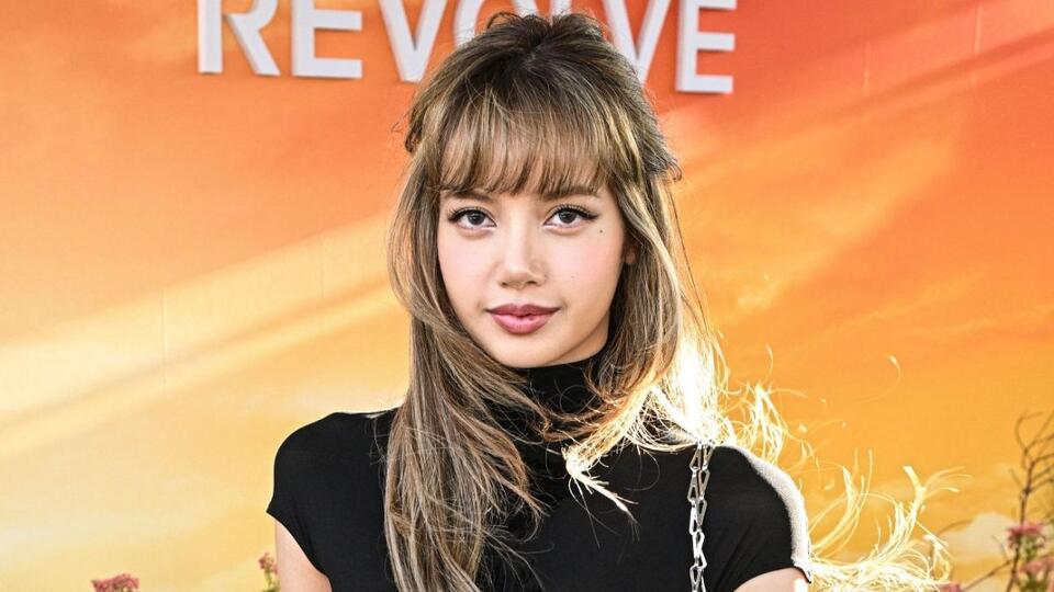 Lisa reveals how a fortune teller changed her path before BLACKPINK ...