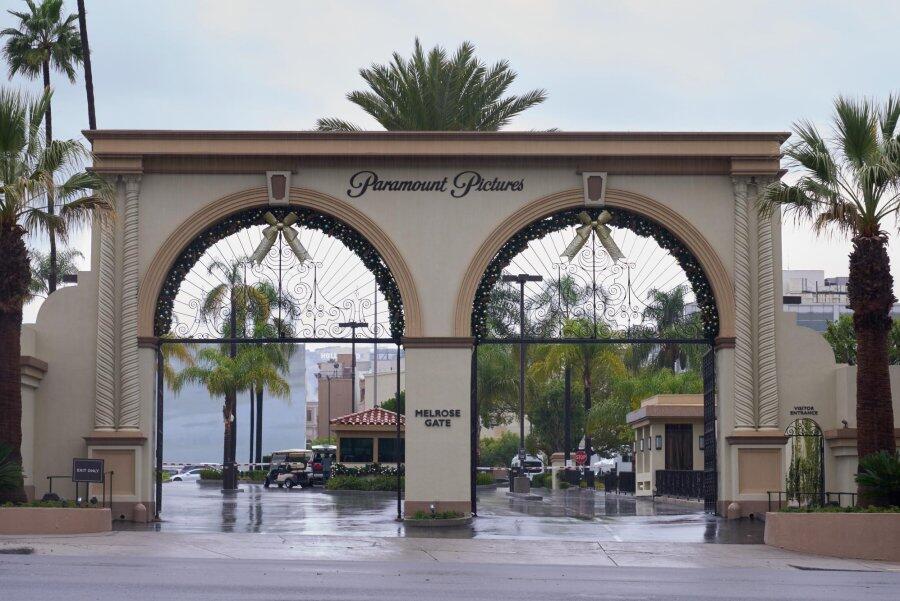 Paramount to postpone Warner Brothers merger amid lawsuits