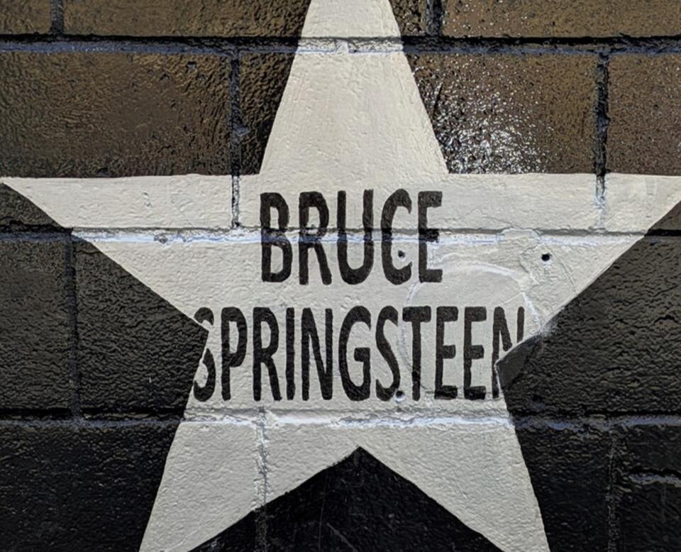 Bruce Springsteen gets a First Avenue star as he launches tour in ...