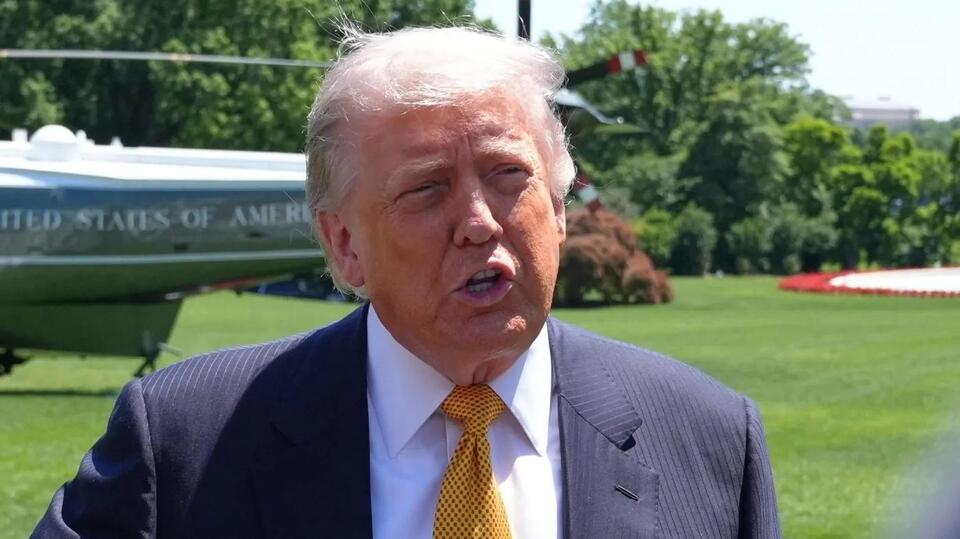 Image for Trump demands GOP staffer be fired for making McConnell look ‘out of it’