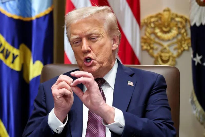 'What’s going on?': Trump posts 'hundreds' of times an hour in ...