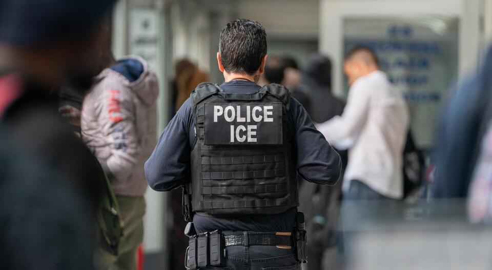 ICE officer claims he makes $200K/year with a high-school diploma. Here ...