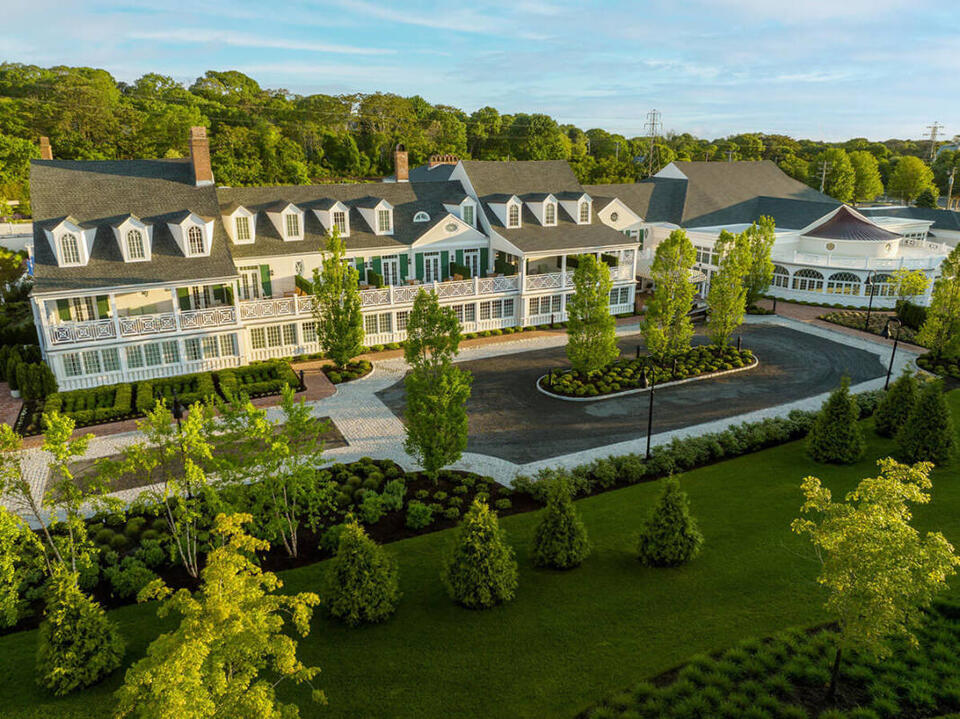 This Hamptons Hotel Is One of the Oldest in America—and It Still Feels ...