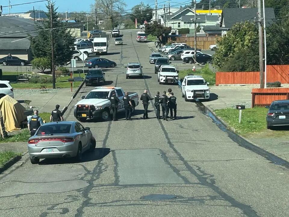 28-year-old man arrested after 3-hour standoff in North Bend