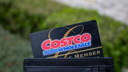 View Apple Watch Series 6 44Mm Price Costco Photos