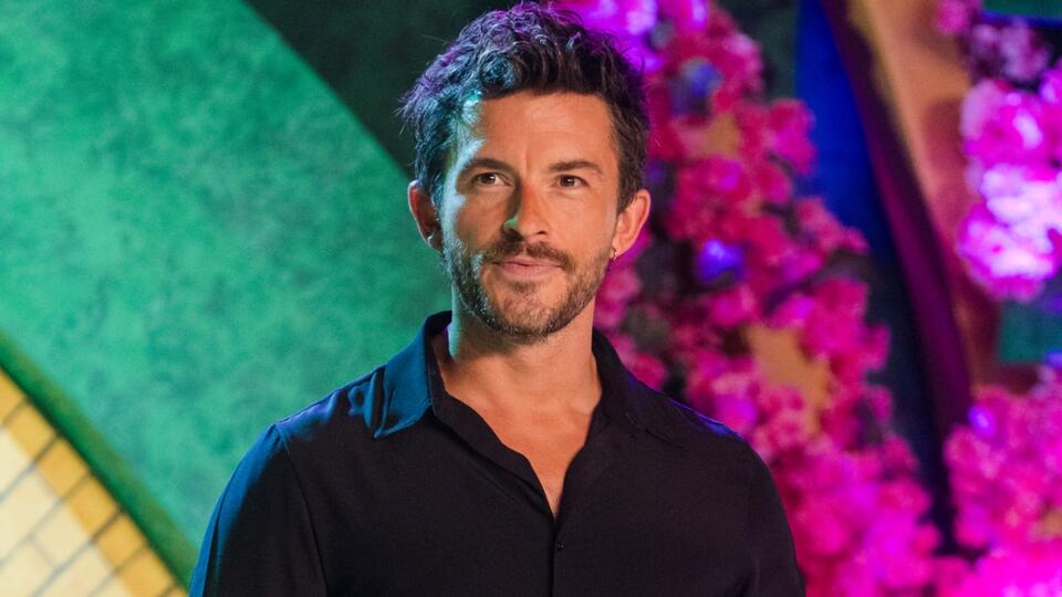Jonathan Bailey Shares His Thoughts on Having Kids - NewsBreak