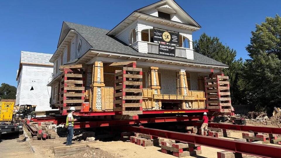 Famed Nathan Smith House in Boise 'Skates' down the street to new ...