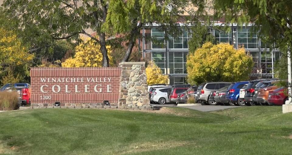Wenatchee Valley College gets warning from accreditation body over ...
