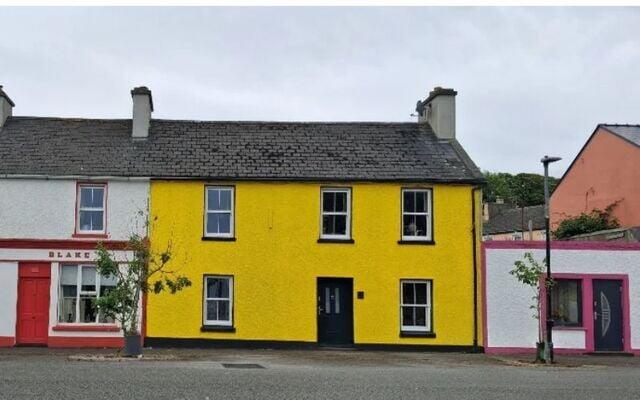 Clare couple raffle off two Wild Atlantic Way homes - NewsBreak