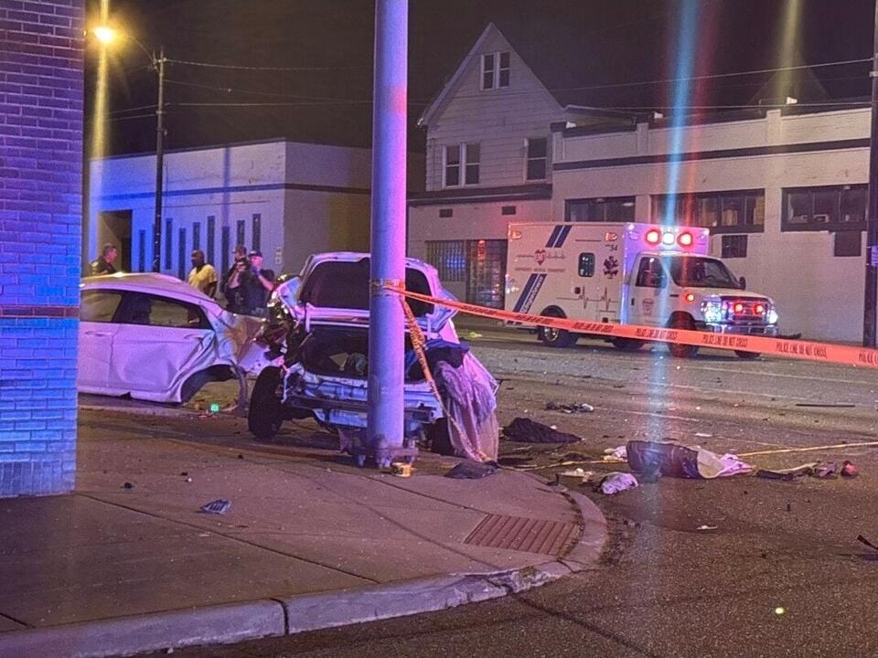 Car split in half: Youngstown emergency crews respond to Market Street ...