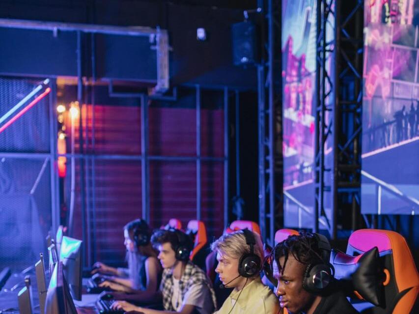 Where Do Pro Esports Players Stack Up Compared to the Majority of ...
