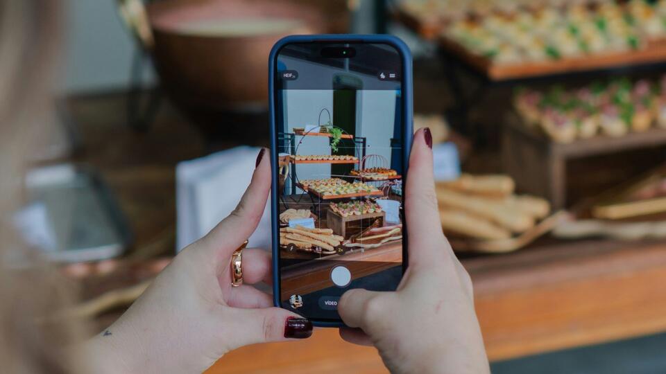 How Social Media Has Changed the Way We Eat - NewsBreak