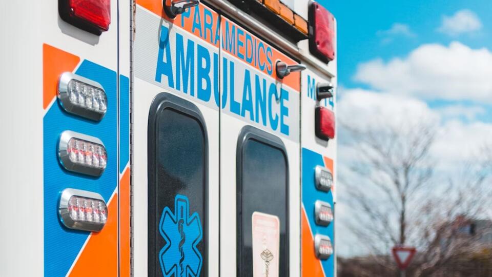 Driver entrapped, critically injured in Saturday morning crash - NewsBreak