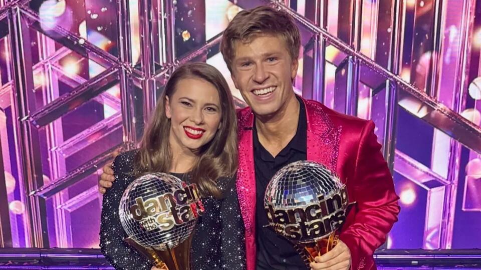 Bindi Irwin Beams With Pride as Brother Robert Wins ‘DWTS’ a Decade ...