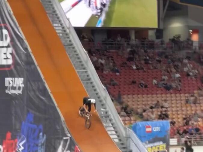 Flying without wings📹 nitrocircus