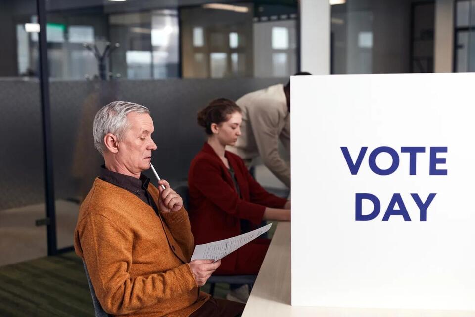 Point-Counterpoint: Should people vote third-party? - NewsBreak
