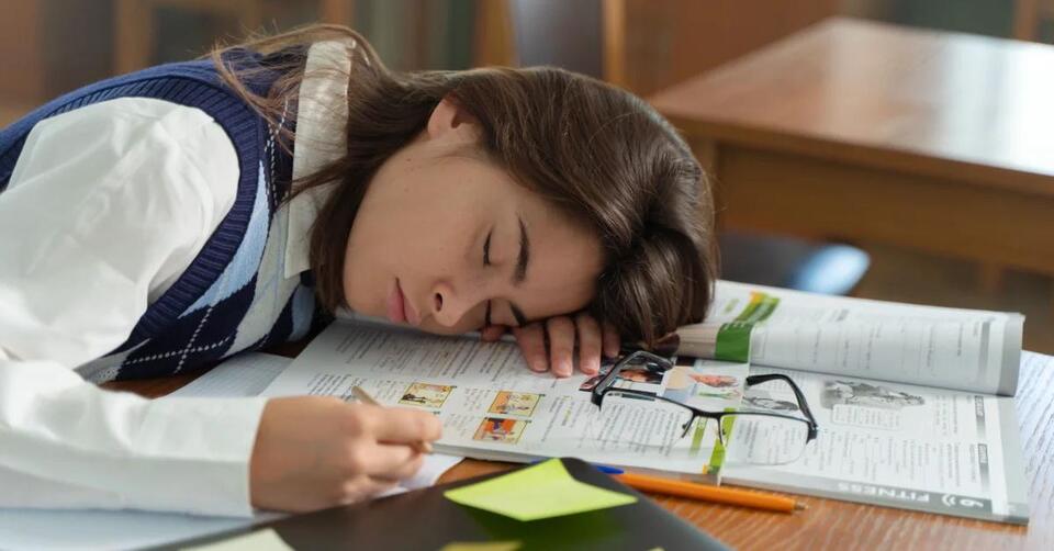 Researchers paid college students $5 a night to get more sleep. Then ...