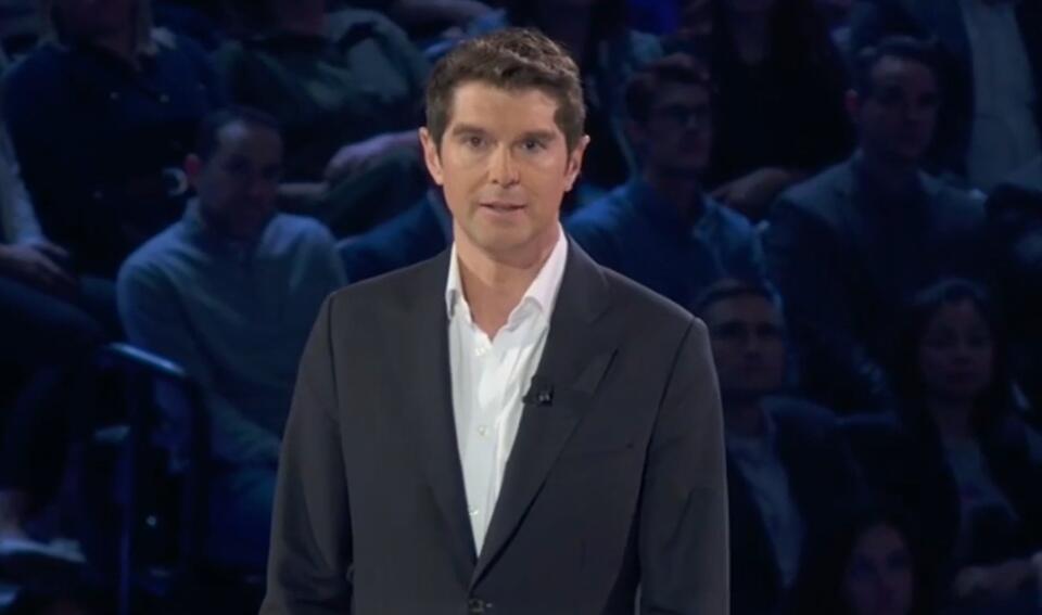 Benjamin Hall Receives Standing Ovation at Fox Upfronts Two Years After ...