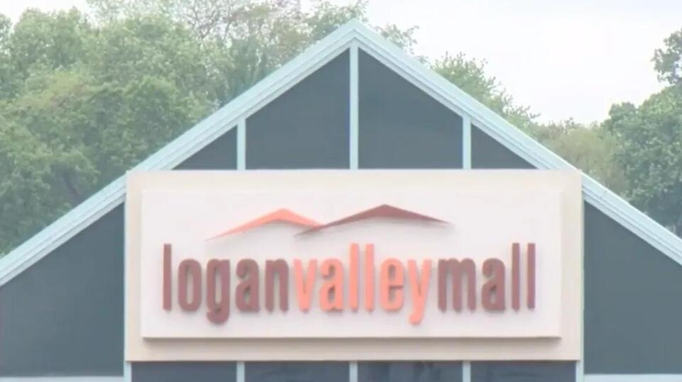 PD: Man allegedly caught exposing himself to woman in parking lot of Logan Valley Mall