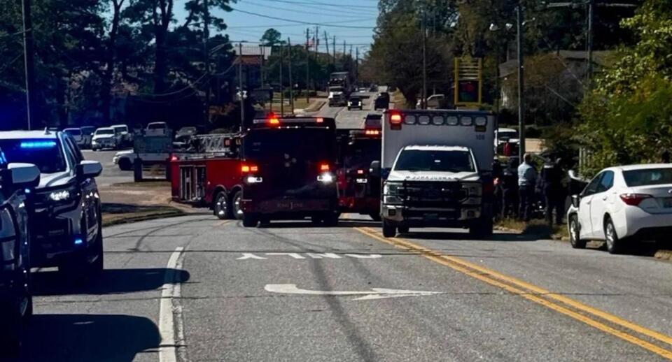 BREAKING: Crash blocks part of Second Avenue in Opelika, traffic ...