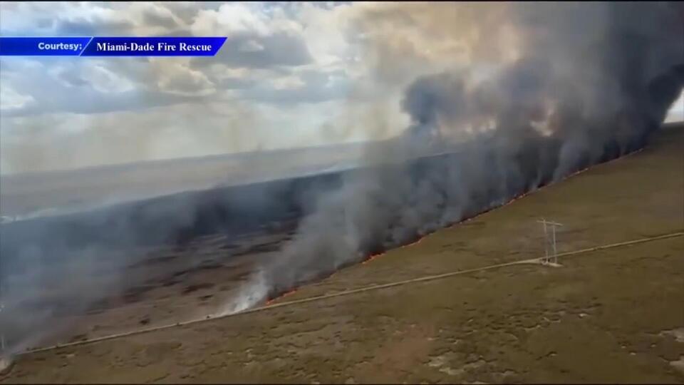 Growing brush fire in Everglades causes road closures; more than 4000 ...