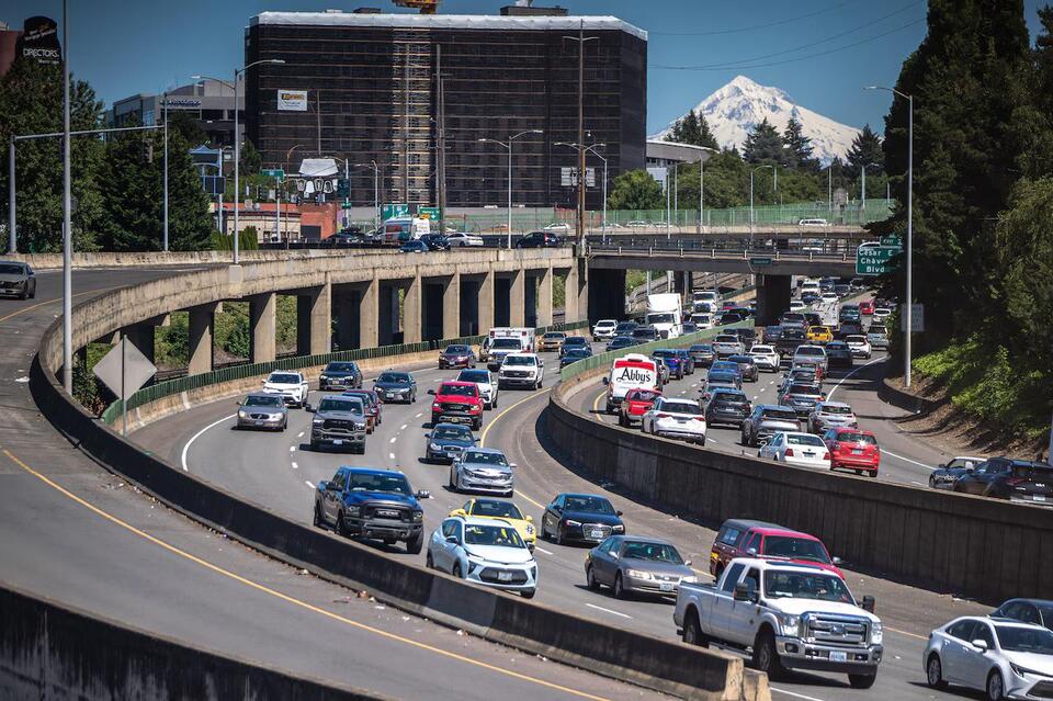 Tualatin reactivates speed-monitoring, red-light camera at intersection ...