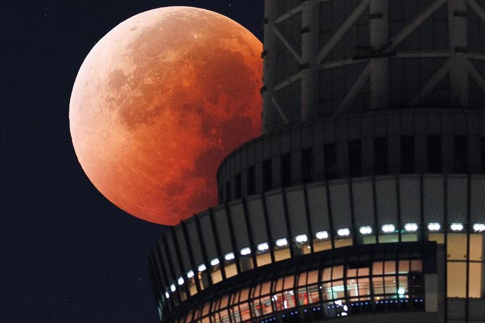 What to know about total lunar eclipse set to turn the moon blood red ...