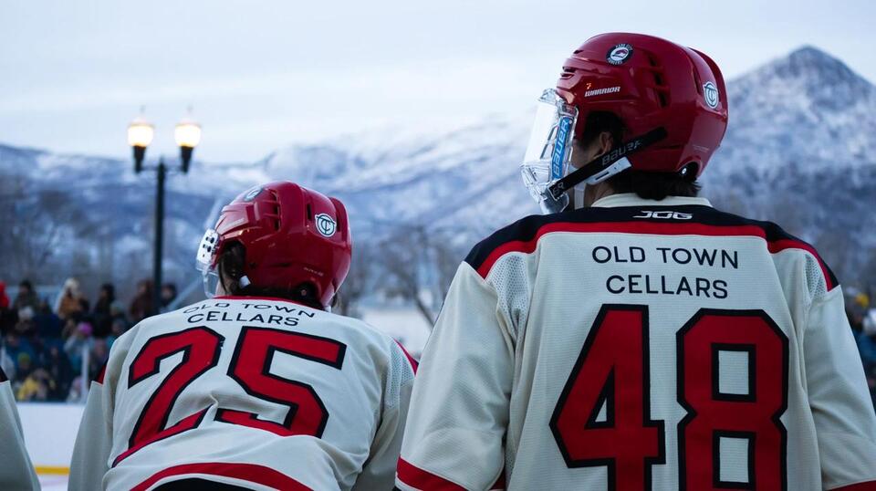 Midway Ice Rink steps up to host first semi-pro hockey game - NewsBreak