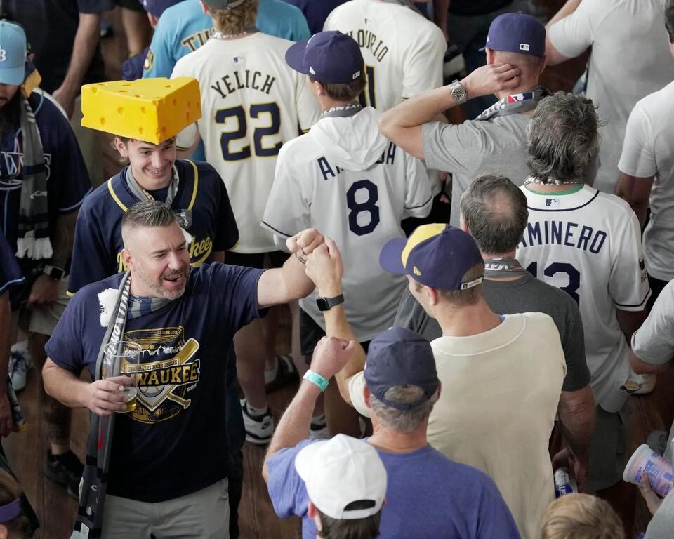 Brewers Fans Take Over Tampa for World Series Game 3 - NewsBreak
