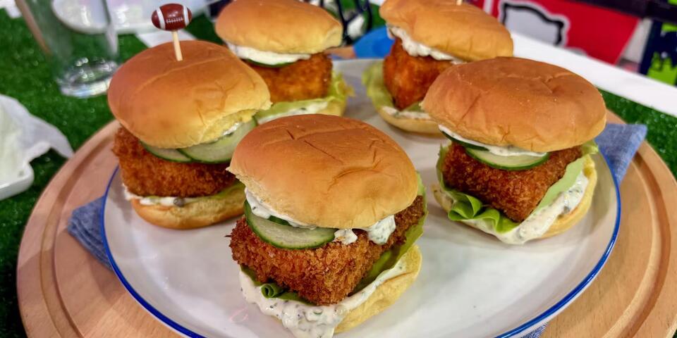 Crispy Salmon Sliders With Lemon-Caper Sauce - NewsBreak