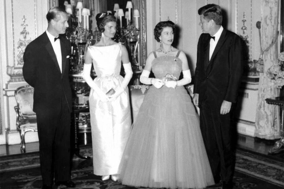 Jackie Kennedy's blunt two-word critique of Queen Elizabeth's hairstyle revealed in new book