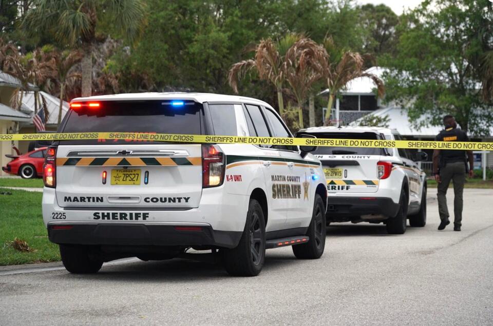 Woman stabbed to death while walking dog in Florida in random attack ...