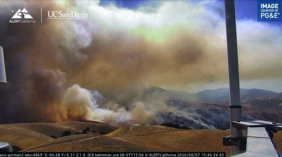 Hungry Valley evacuation ordered as Ridge Fire burns near I-5