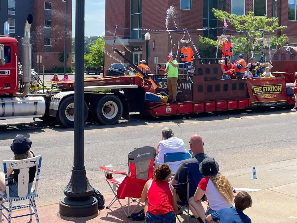Marquette Fourth of July parade to include F16 fly over for the first time